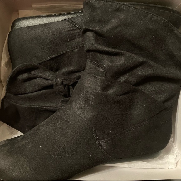 Rampage Booties Black Slouch Faux Suede Size 8 NEW in box - Picture 1 of 7
